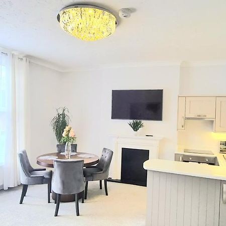 Spacious 3 Bed Flat Near The Sea With Parking Bornemouth Extérieur photo