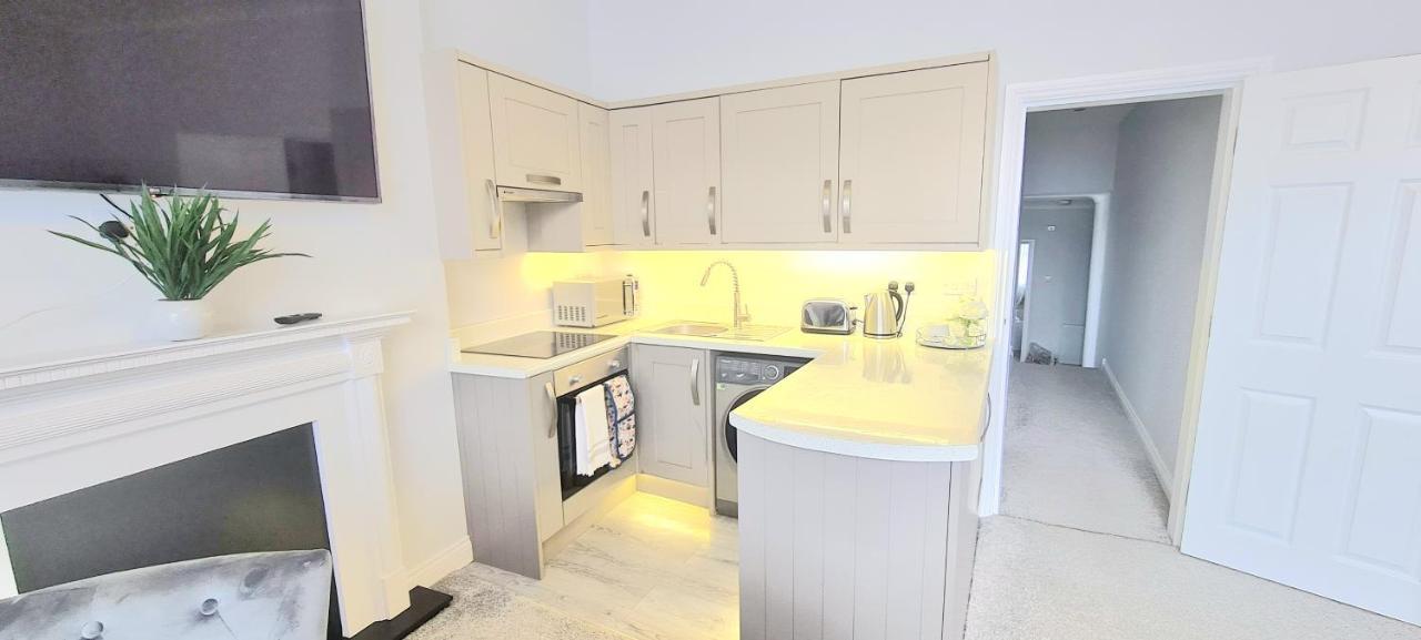 Spacious 3 Bed Flat Near The Sea With Parking Bornemouth Extérieur photo
