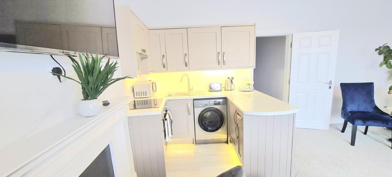 Spacious 3 Bed Flat Near The Sea With Parking Bornemouth Extérieur photo