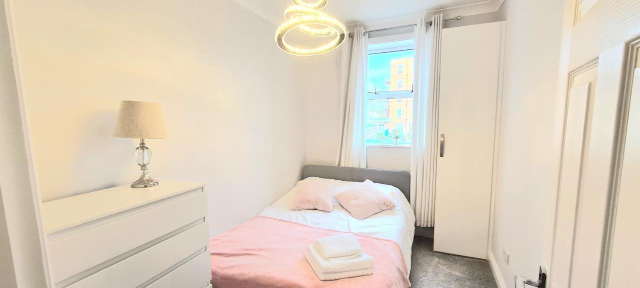 Spacious 3 Bed Flat Near The Sea With Parking Bornemouth Extérieur photo