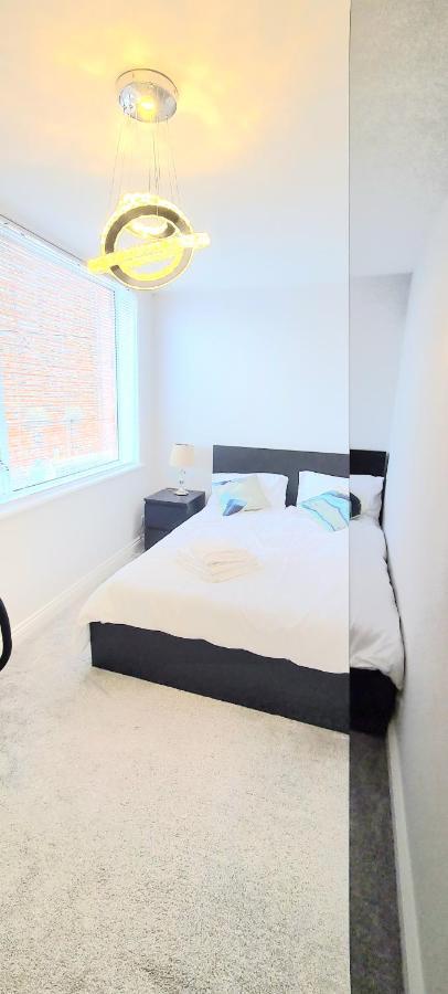 Spacious 3 Bed Flat Near The Sea With Parking Bornemouth Extérieur photo